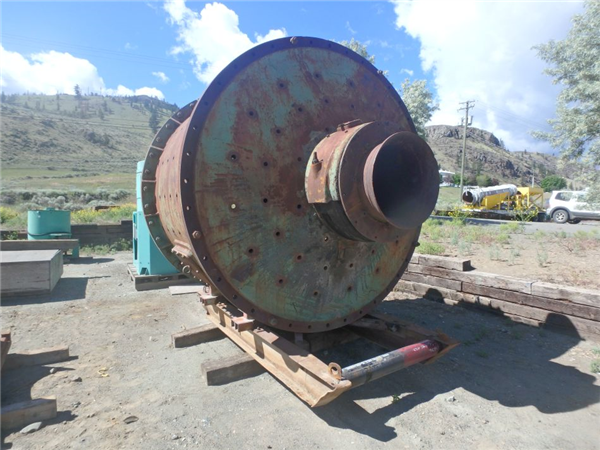 Canadian Allis Chalmers 9' X 7' (2.7m X 2m) Ball Mill, 400 Hp)